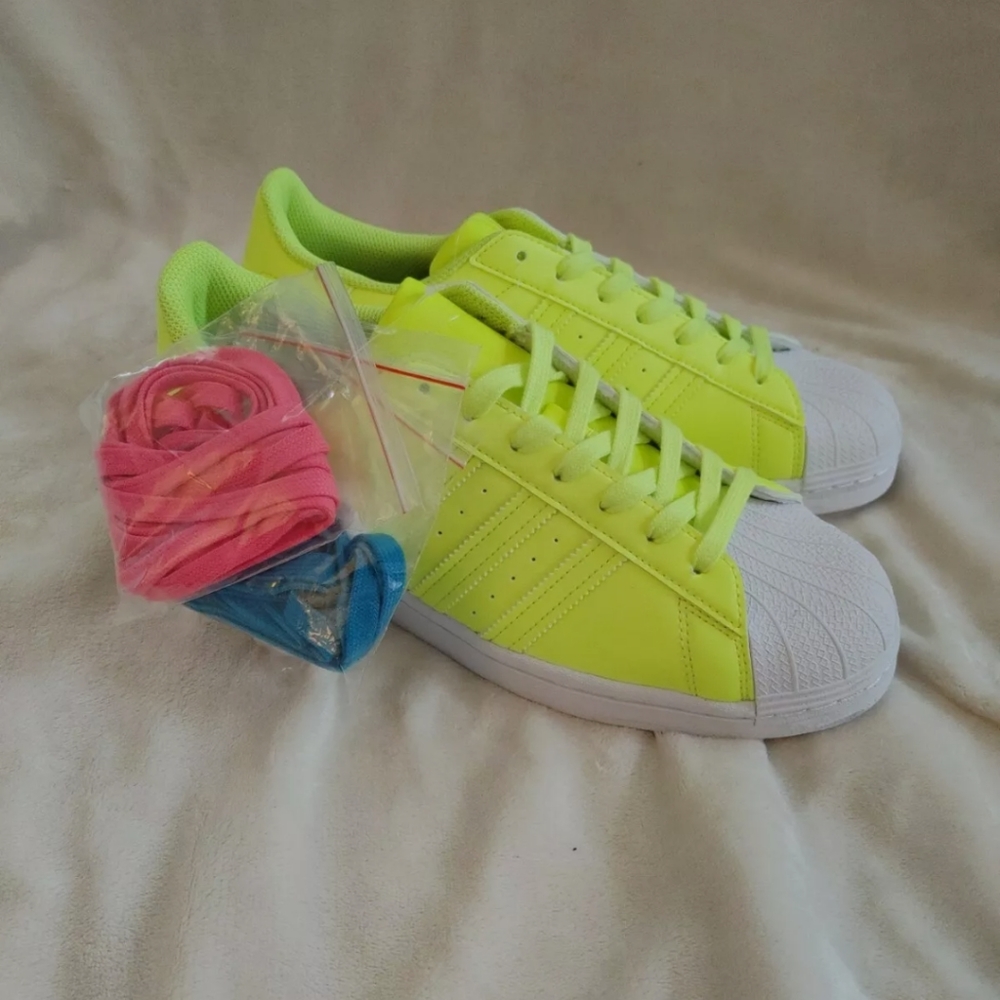 NEW Adidas Superstar Semi Frozen Yellow/Footwear W